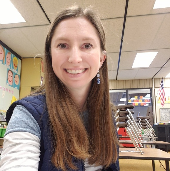 Meet your Posher, Stephanie - Picture 2 of 2